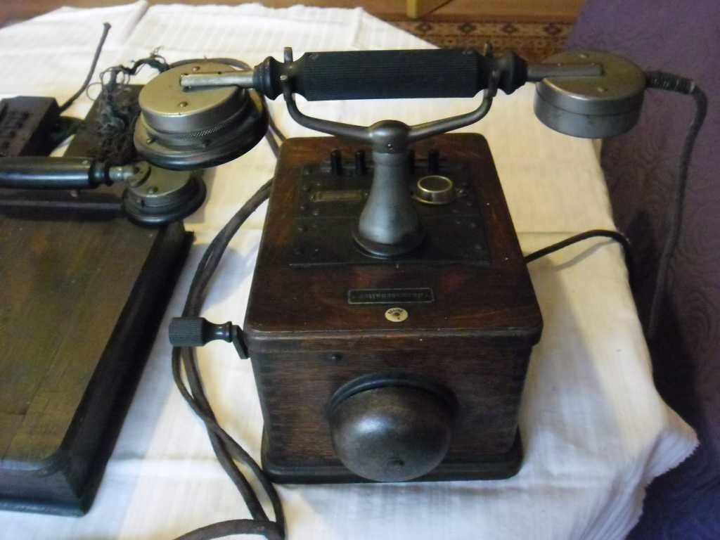Zestaw aparatów telefonicznych XX wiek
