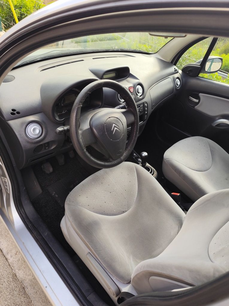 Troco por moto ou vendo Citroen C3 1.4HDI ano 2004  em bom estado mecâ