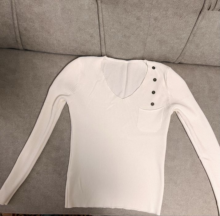 Кофтина V образний виріз