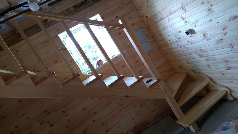 Лестница из дерева от производителя. Сходи.