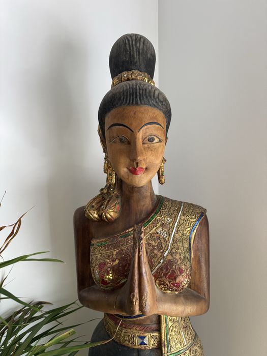 Estatueta Deusa Madeira / Buda Tailandês