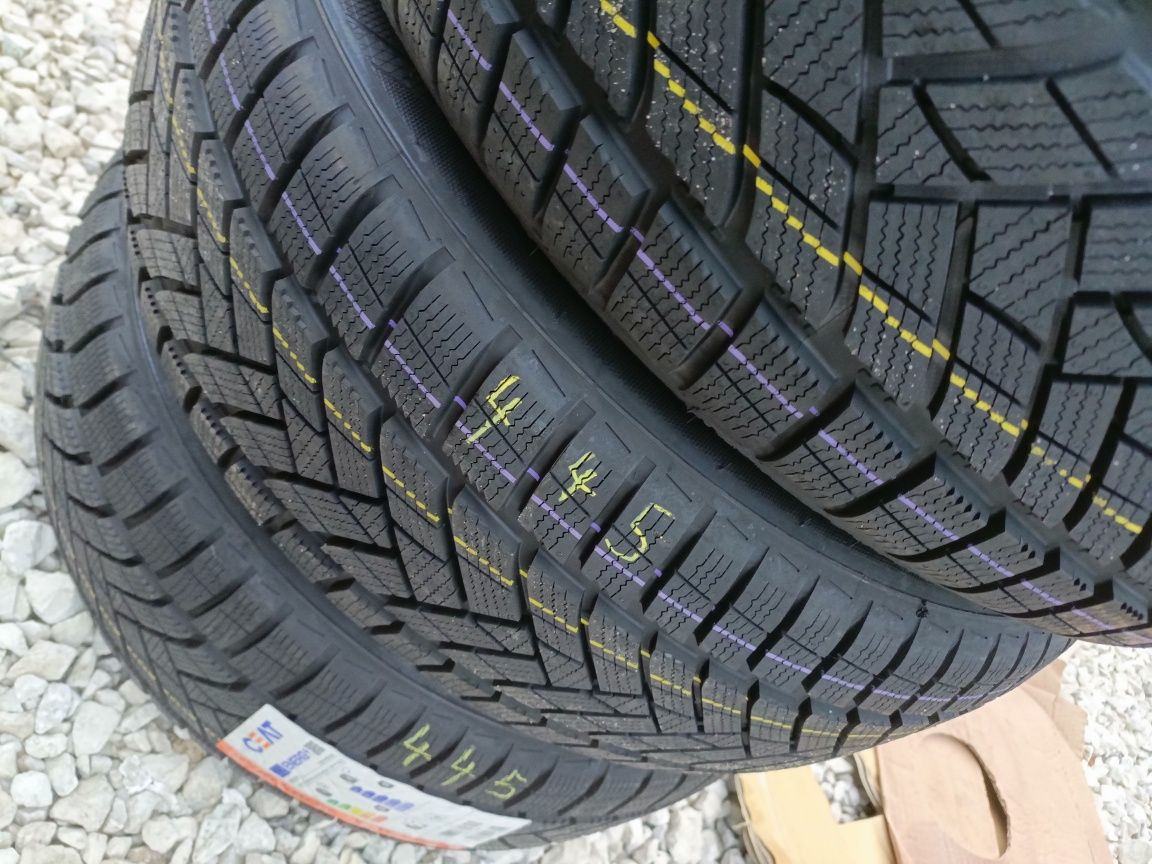 Nowe opony zimowe 235/55/18 Ceat 2024r