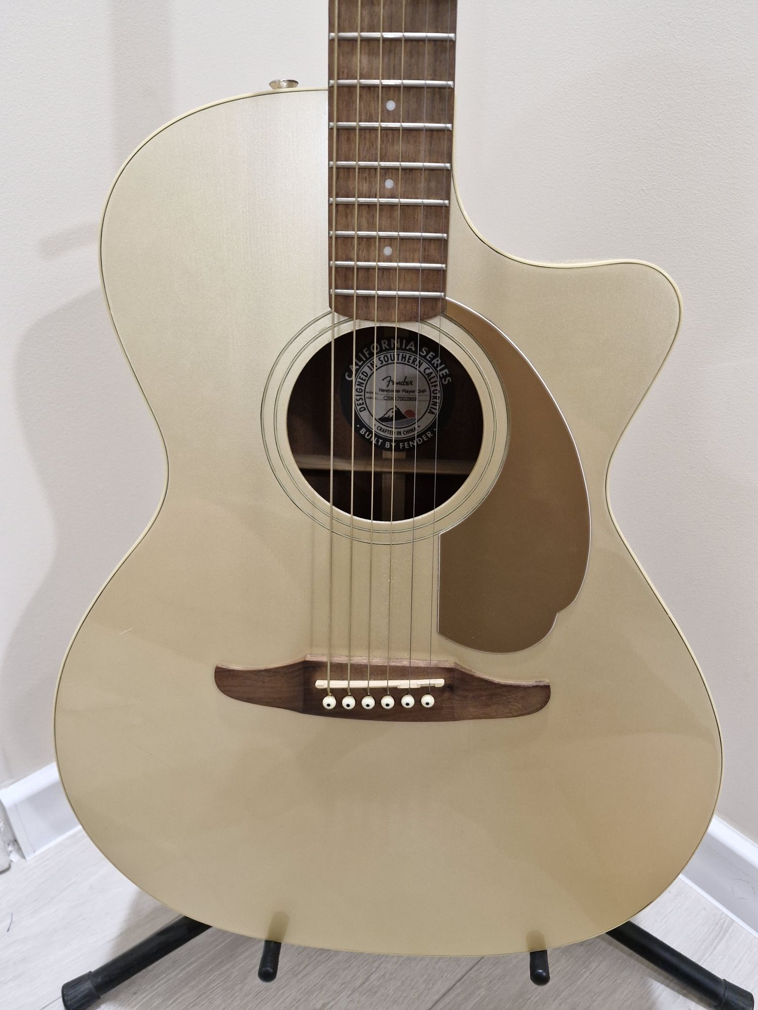 Електроакустична гітара fender newporter