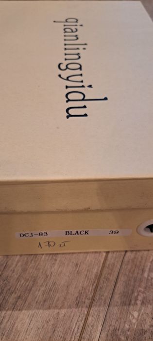Sneakersy plus gratis drugie rozm.39