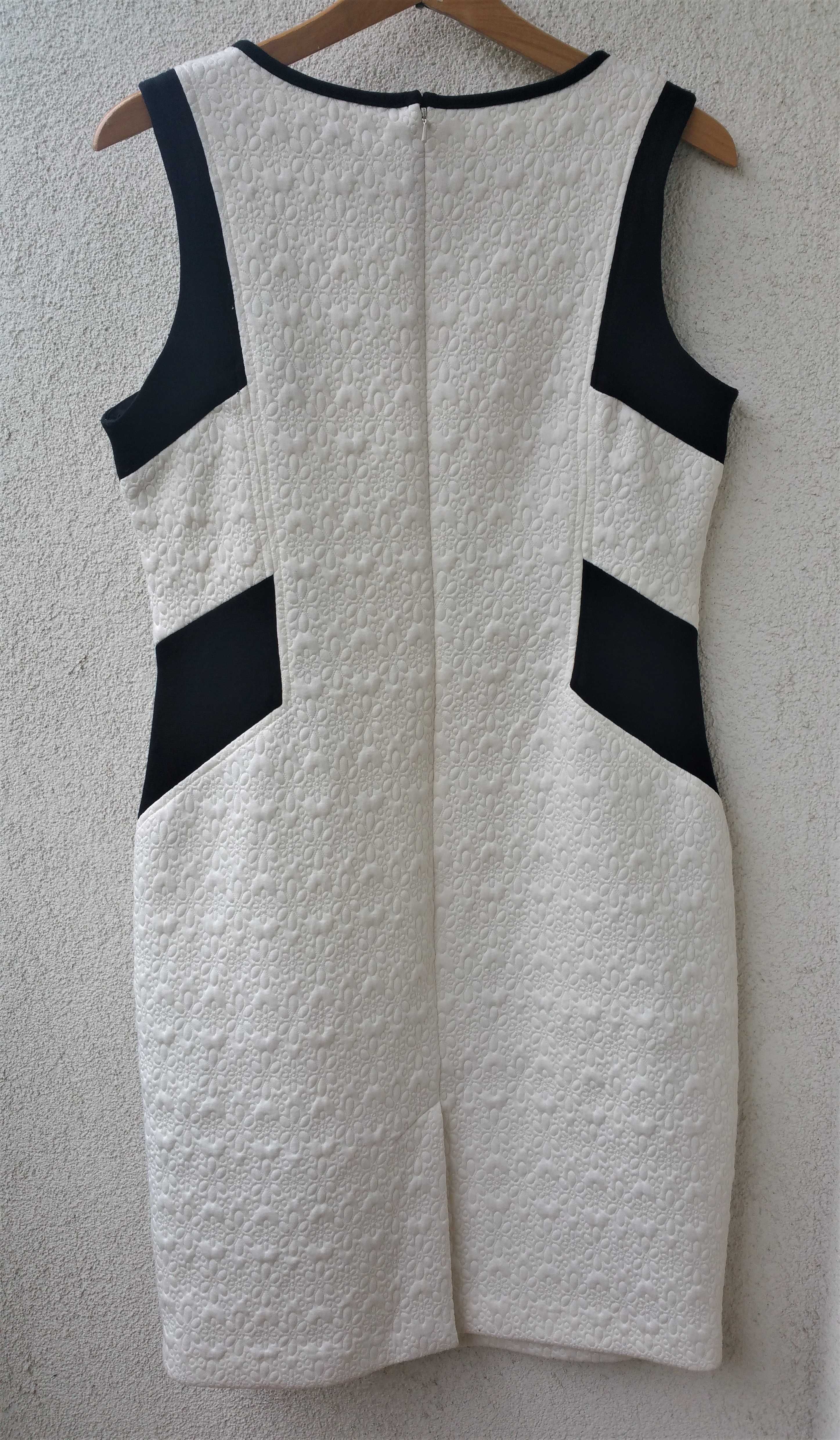 M/14 Roman Sukienka Streczowa z wytłaczanym wzorem