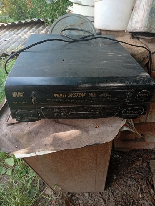 видеомагнитофон JVC