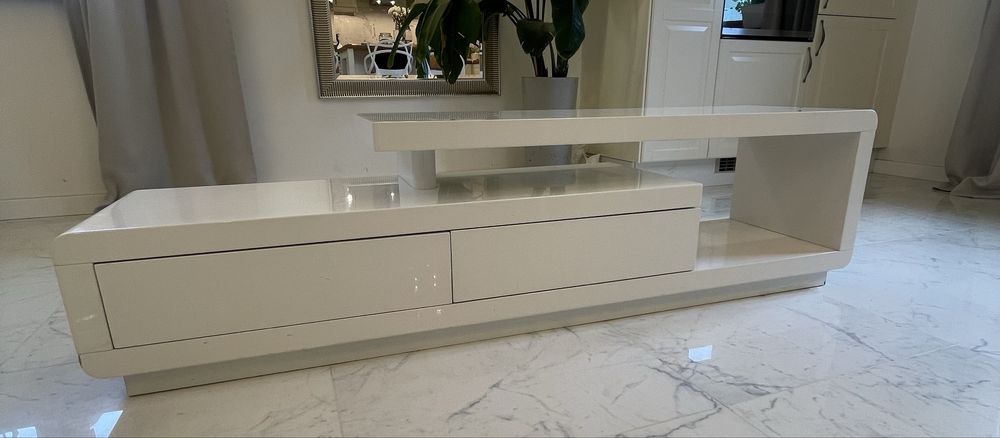 Szafka po RTV Kare Design