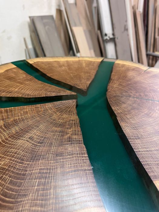 Stolik kawowy dąb + żywica epoksydowa – unikatowy rękodzieło