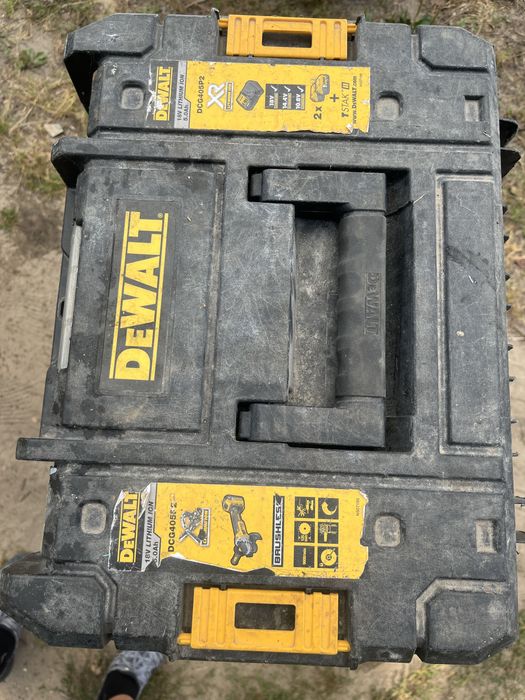 Skrzynki deWalt ……….