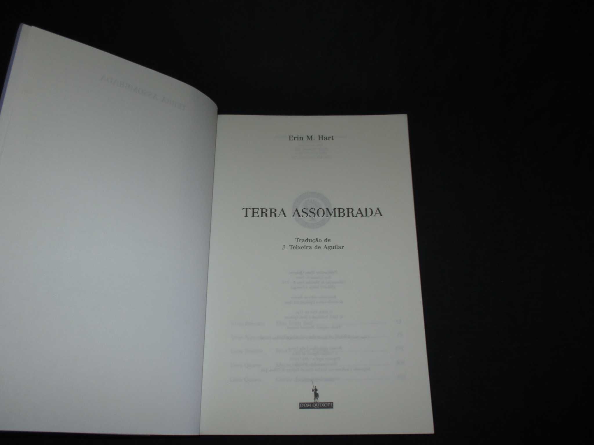 Livro Terra Assombrada Erin Hart