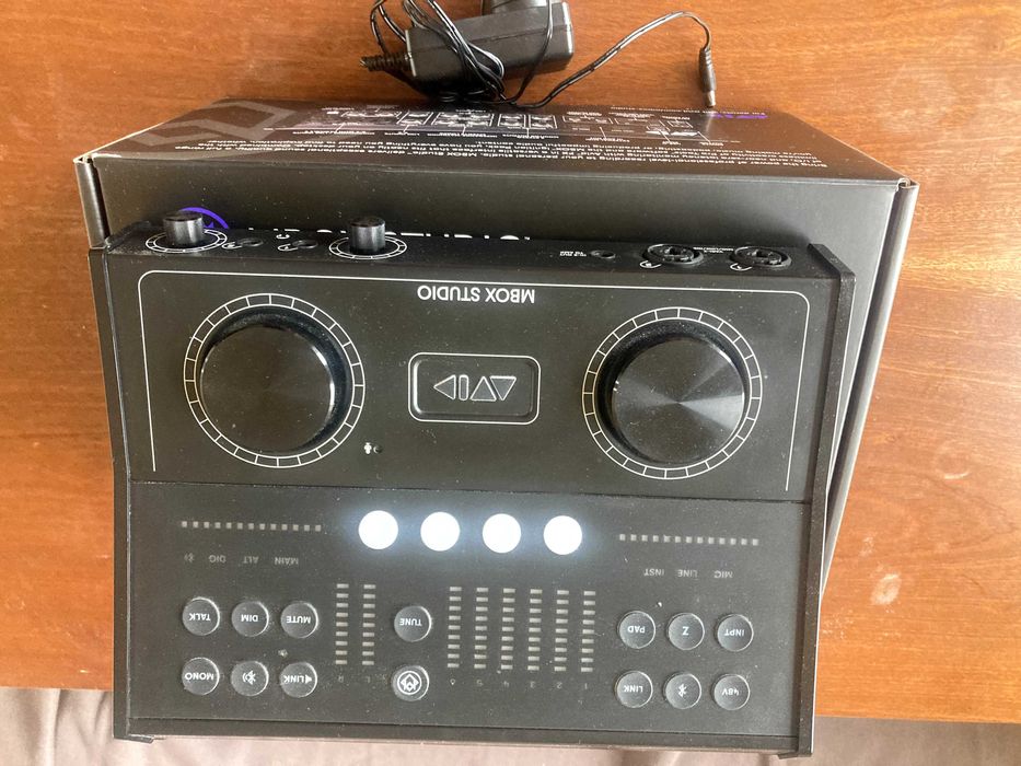 Avid MBOX Studio USB аудіоінтерфейс