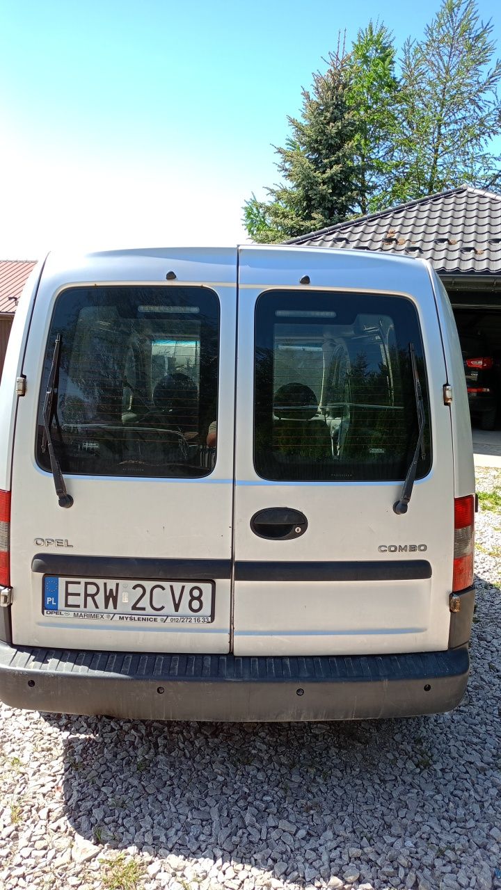 Opel combo  2004