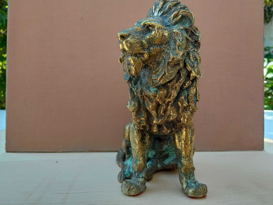 Estatueta em Metal