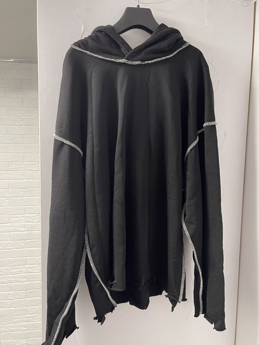 Худі з рваними краями