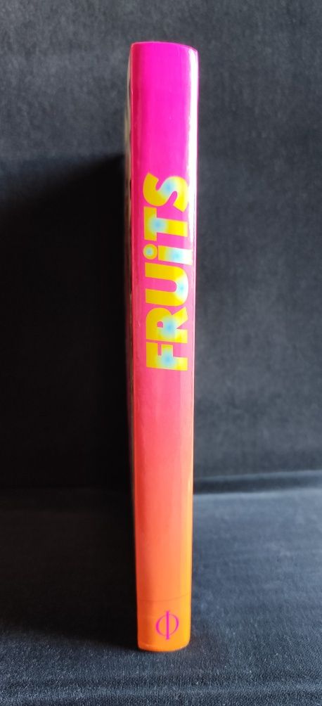 Livro e postais Fruits
