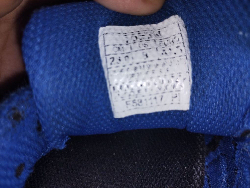 Продам кросовки ASICS