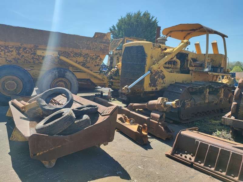 Bulldozer CATERPILLAR D8K + Porte Engins