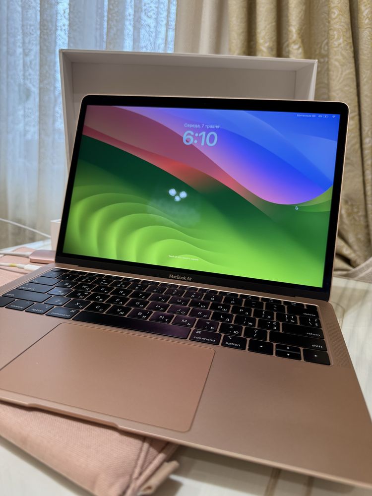 Apple MacBook Air Gold 8GB, 256 SSD, 13”3 2018