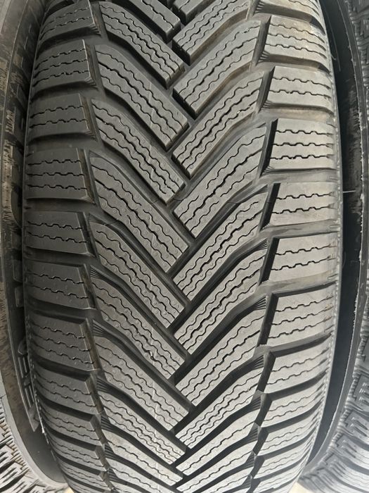 225/55/17 R17 Michelin Alpin 6 4шт новые