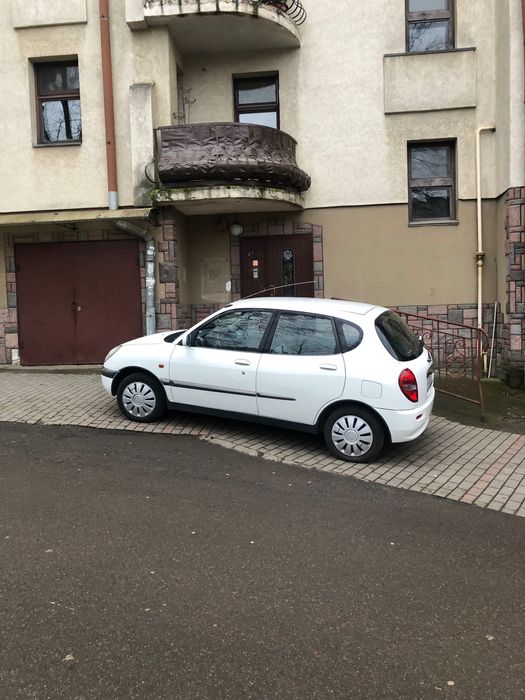 Daihatsu Sirion 1.0 автомат