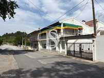 Prédio com restaurante e apartamentos em V. N. Cerveira