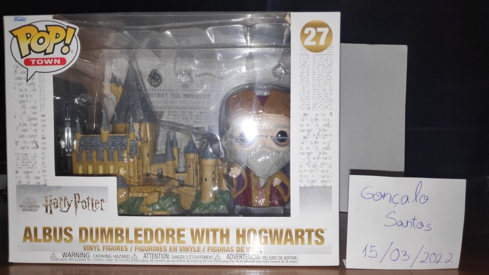 Funko pop. Harry Potter: Dumbledore with Hogwarts