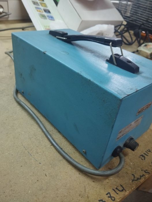 Voltímetro digital antigo