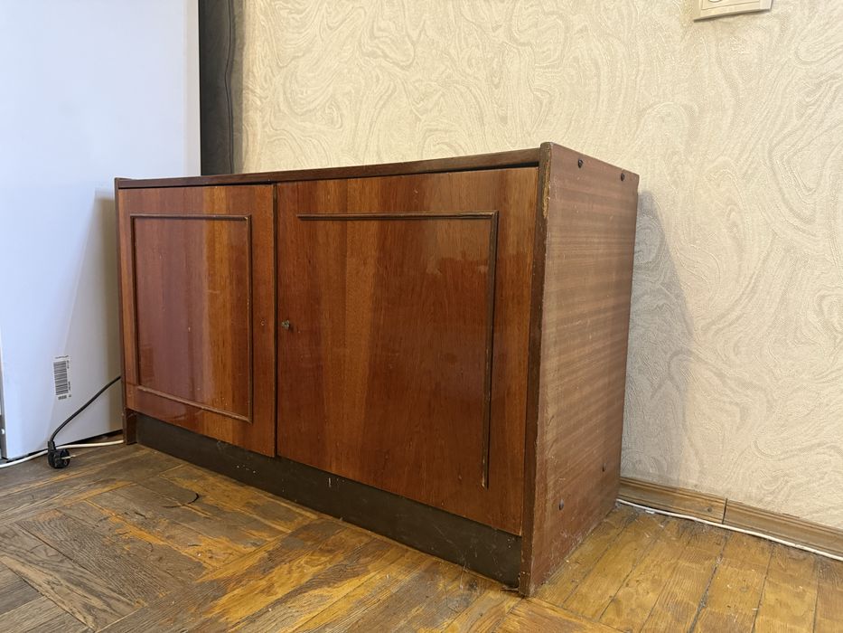 Тумба б/у з поличками