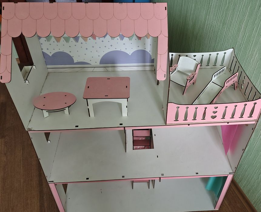 ляльковий будинок з меблями