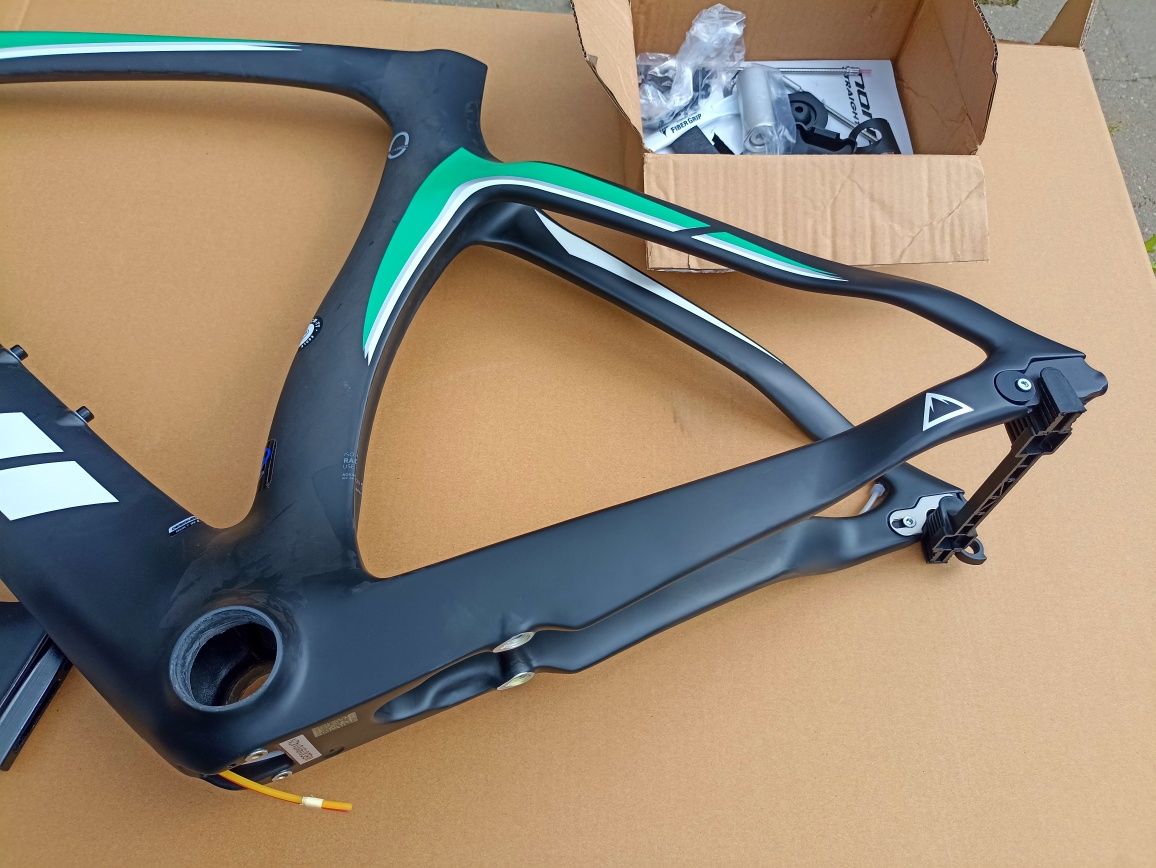 Nowa Rama Aero  Czasowa  Fuji Norcom Frame set + hamulce Widelec karbo