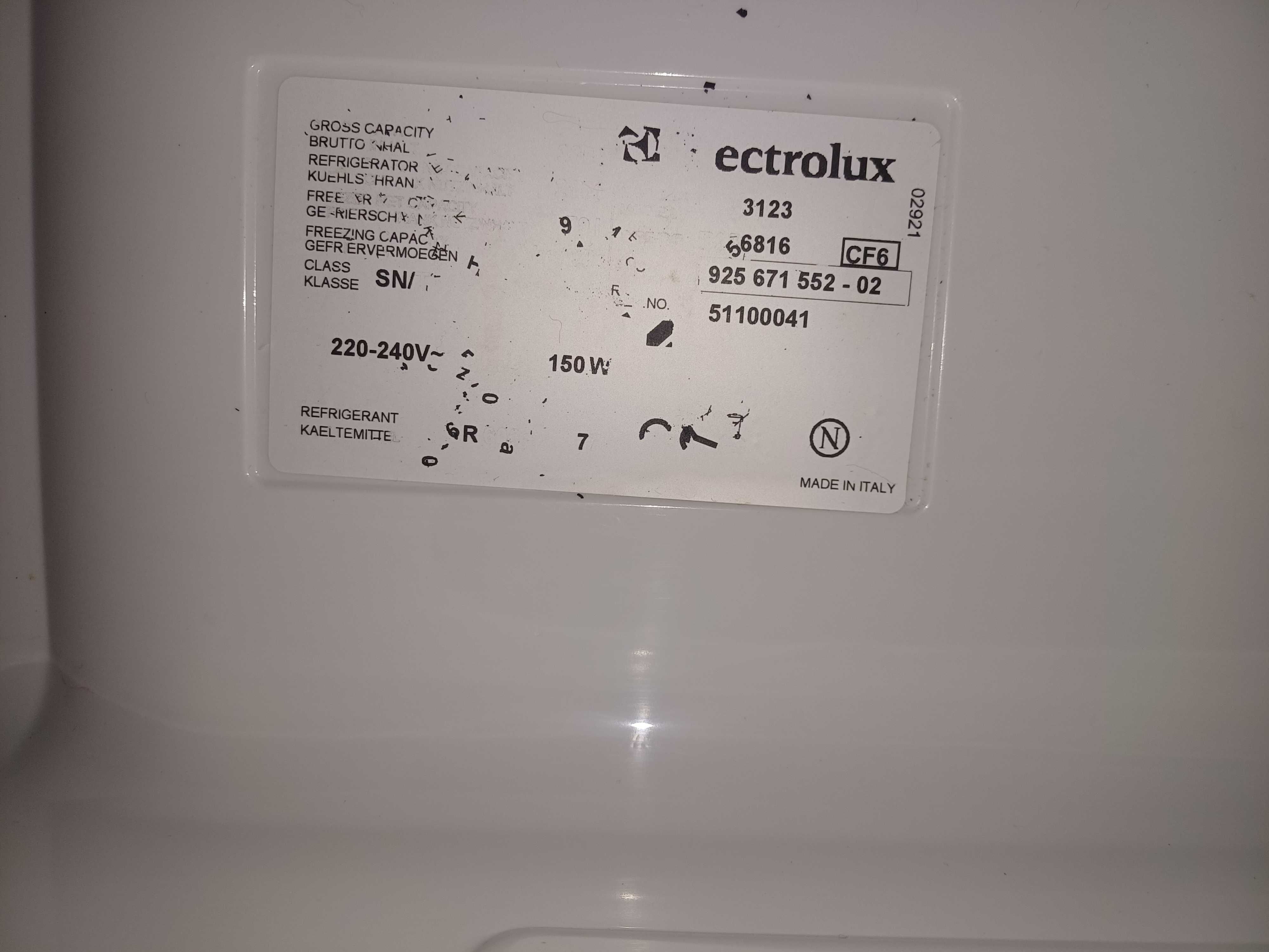 Холодильник Electrolux ERB3123 (175 см) з Європи