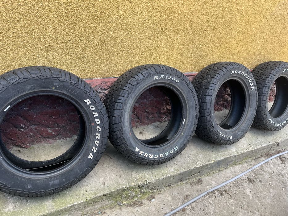 Продам шини R17 235 65 колеса