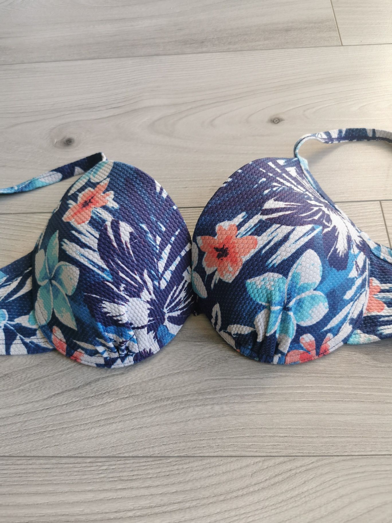 Góra od stroju kąpielowego 75c