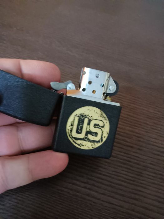Isqueiro Zippo US preto