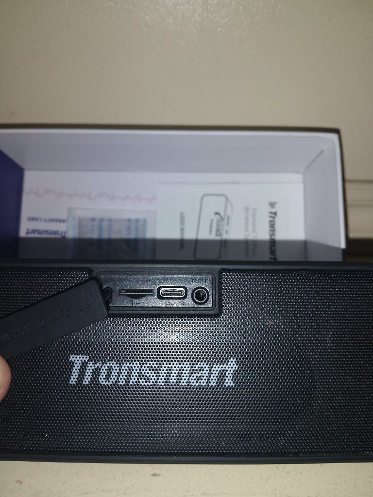 Продается блютуз калонка Tronsmart T2 Plus