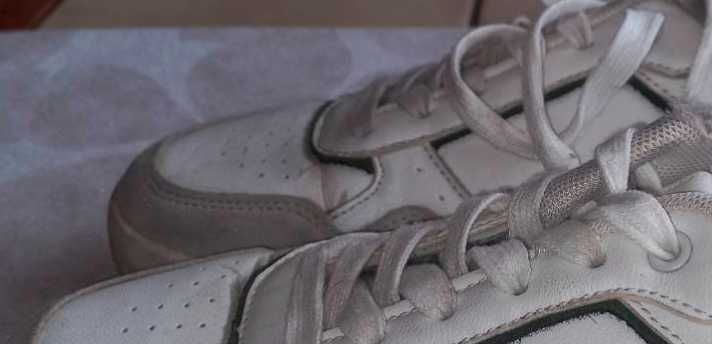 Жіночі білі шкіряні красівки