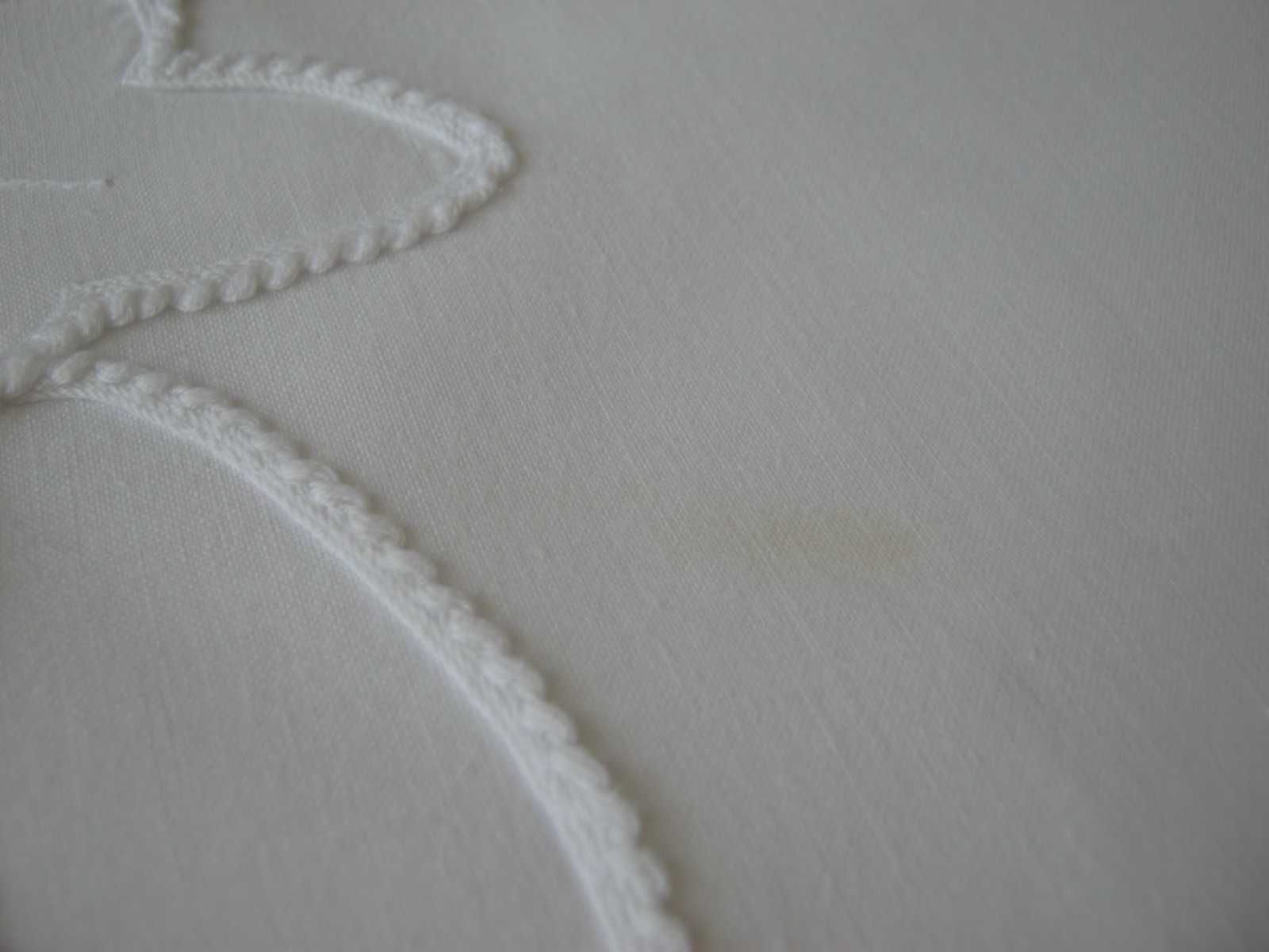 Szydełko haft piękny biały obrus z kolekcji owal 180 / 225