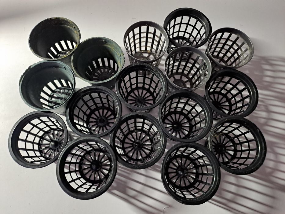 Koszyki, doniczki akwarystyczne 16szt