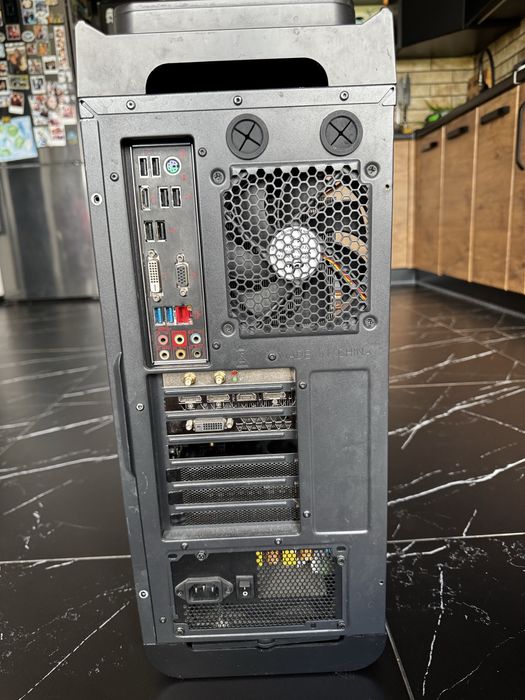 Продам компʼютер з gtx1080 8gb, 16bg ram