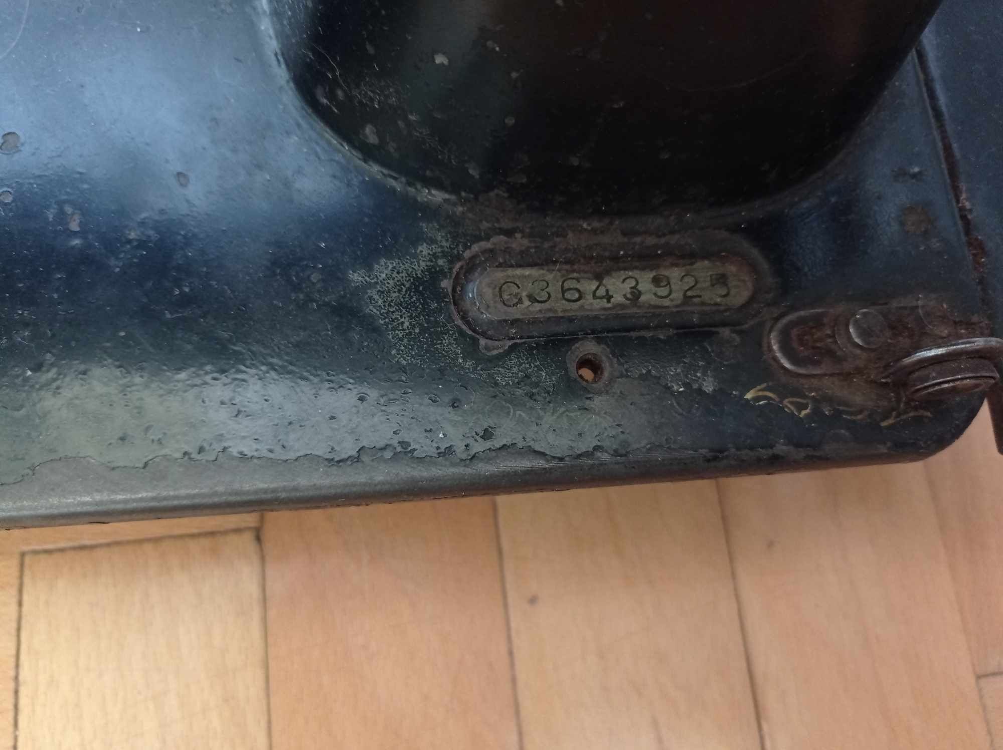 Stara maszyna do szycia Singer rok około 1945 antyk