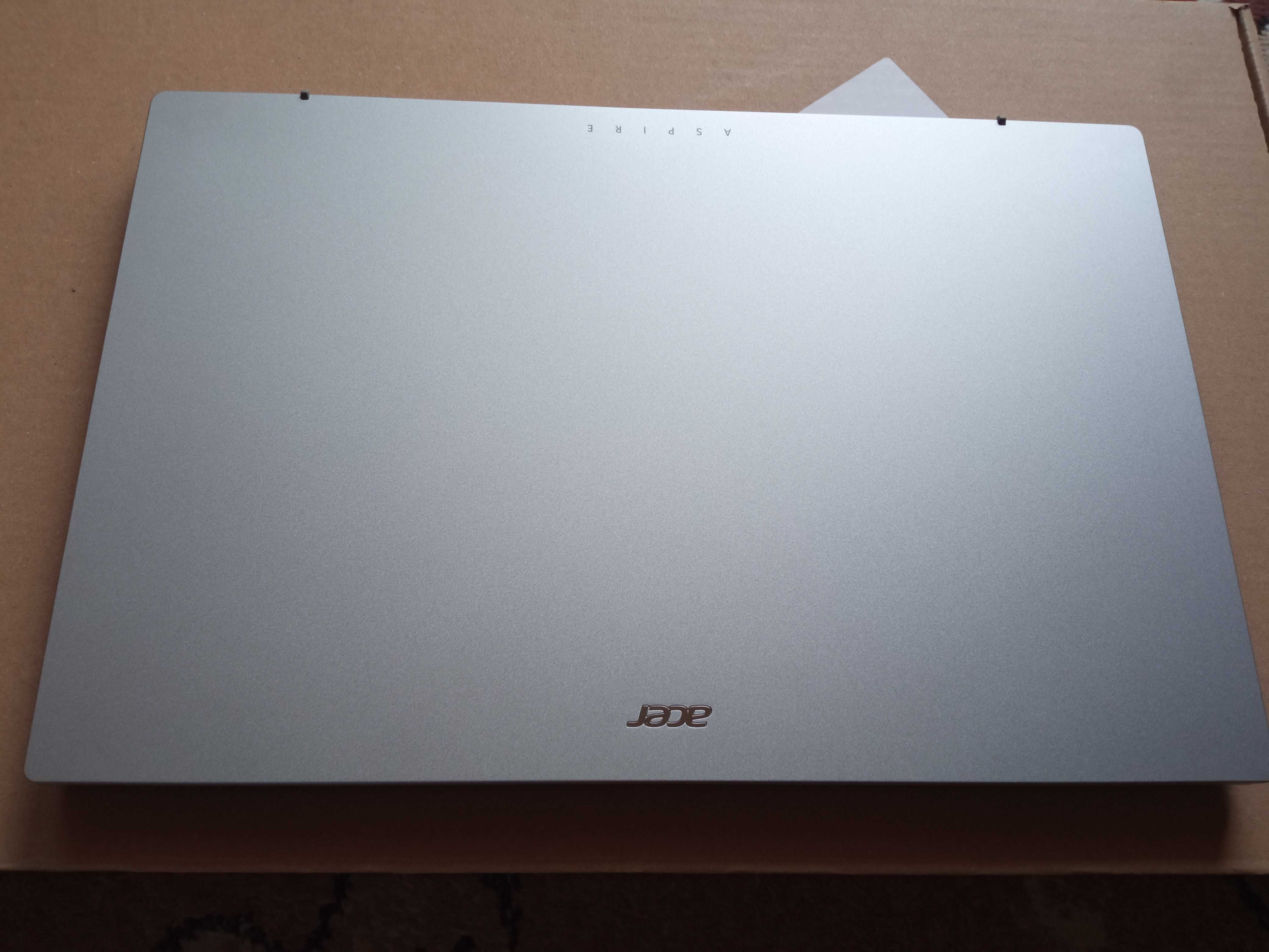 Laptop Acer Aspire 3 Srebrny. Windows 11. Gw. 23 msc.