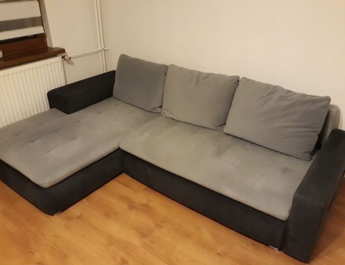 Stan idealny, naroznik z funkcja spania i pojemnikiem na posciel