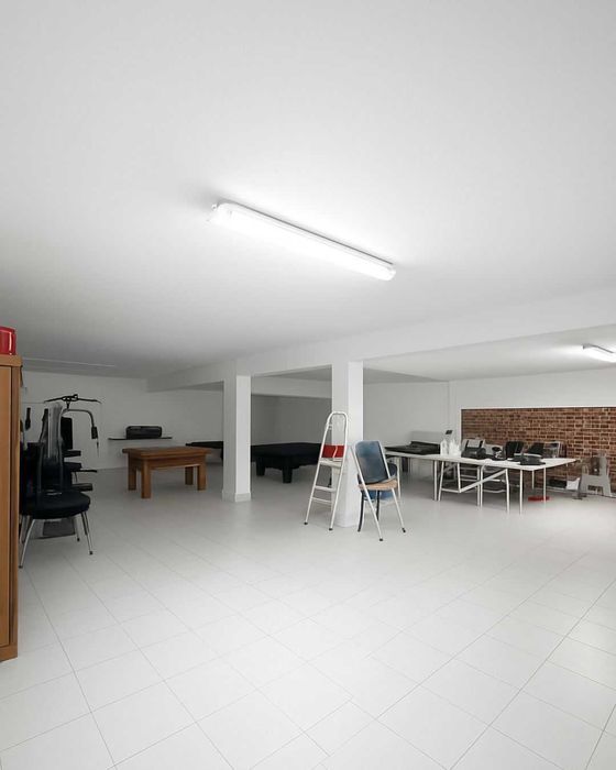 Moradia T3 de Luxo 800 m², Piscina Aquecida, Jardins, Garagem 4 Carros