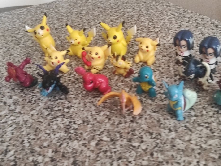 Lote de Bonecos de Miniaturas do Pokémon