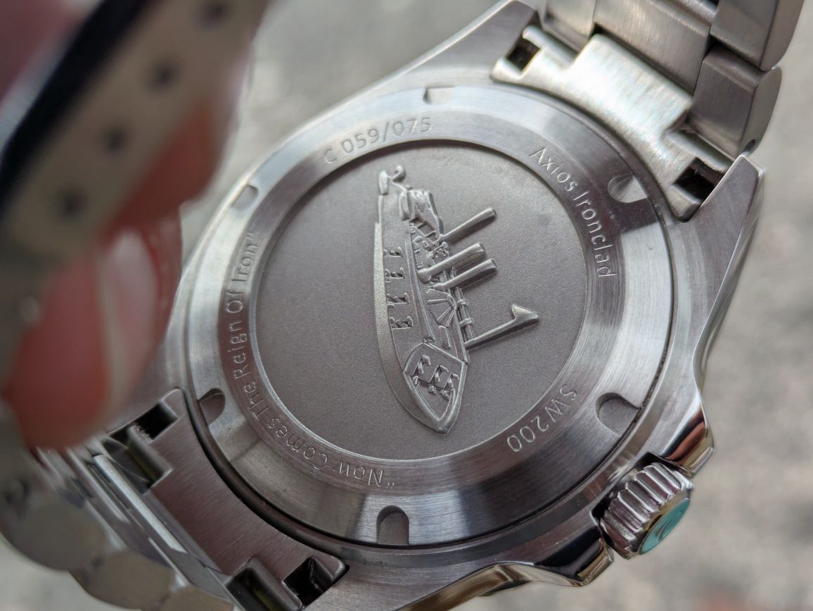 Zegarek Axios Ironclad SW200 ceramiczny bezel masa perłowa luma driver