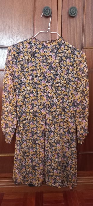 Vestido floral Zara