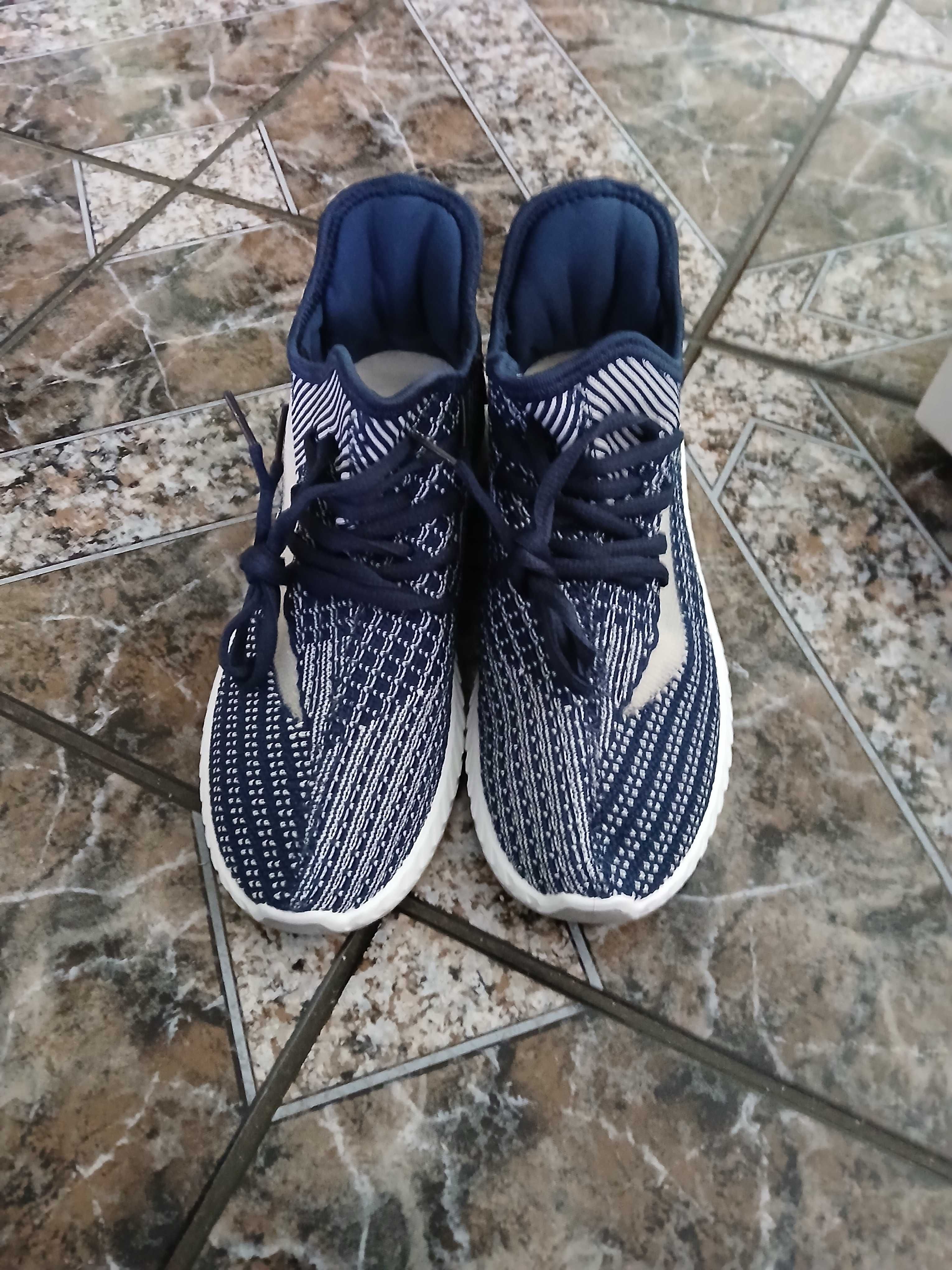 Buty młodzieżowe  letnie z siateczką rozm 38 Nowe