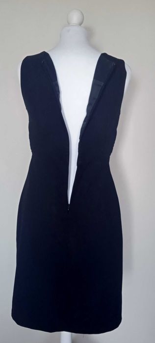 czarna dopasowana sukienka - wymaga czyszczenia