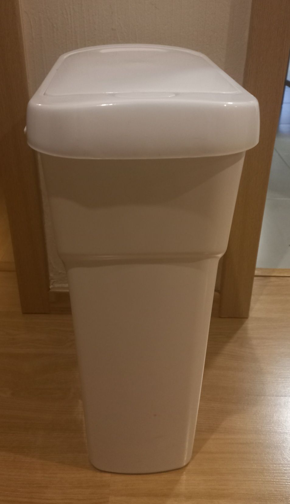 Caixote branco em plástico 25 litros