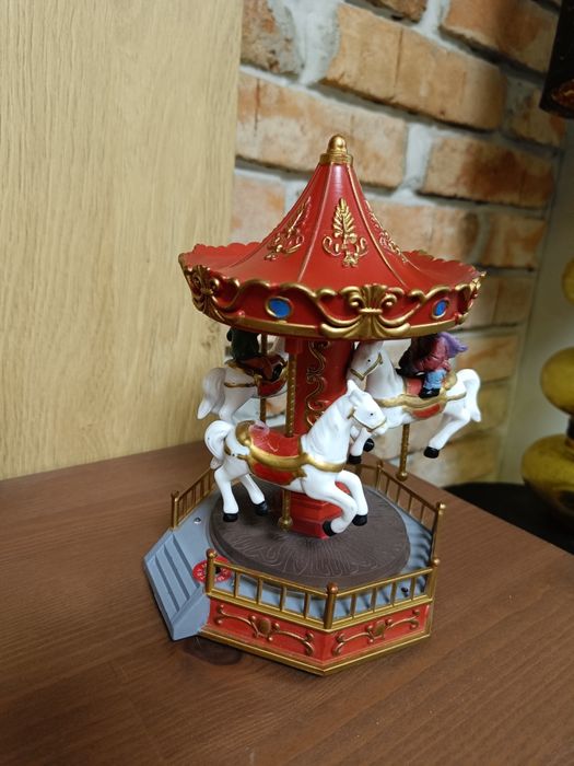 Świąteczna karuzela z muzyką